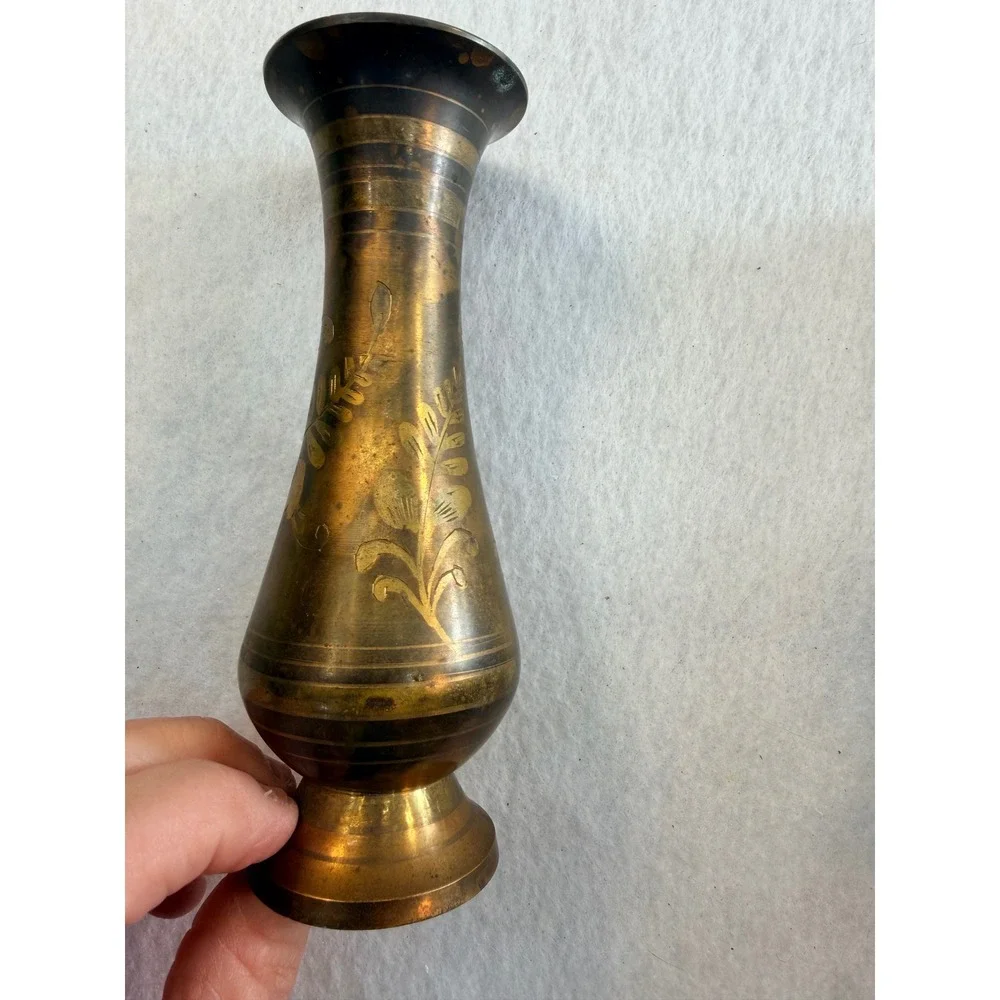 Vintage Brass Bud Vases Pair Made in India Engraved Floral 7